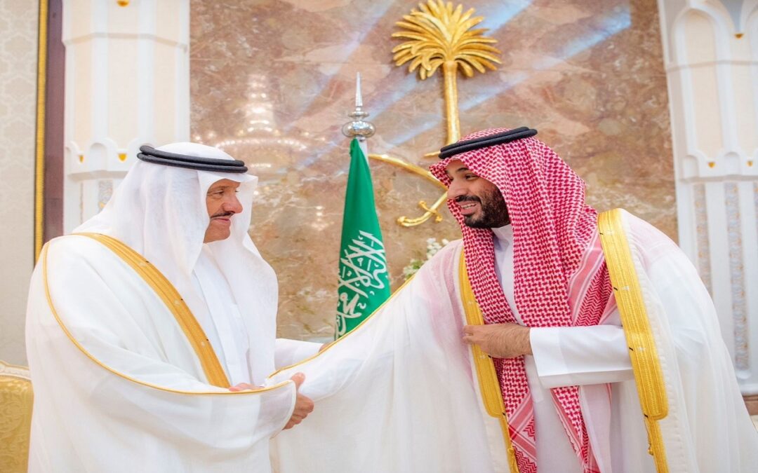 ولي العهد يستقبل المهنئين بعيد الأضحى