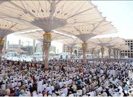 ضيوف الرحمن يغادرون المدينة لأداء المناسك بعد صلاة الجمعة في رحاب المسجد النبوي