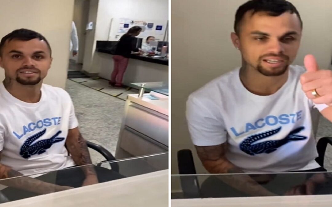محترف الهلال يعمل في الاستقبال بأحد المستشفيات