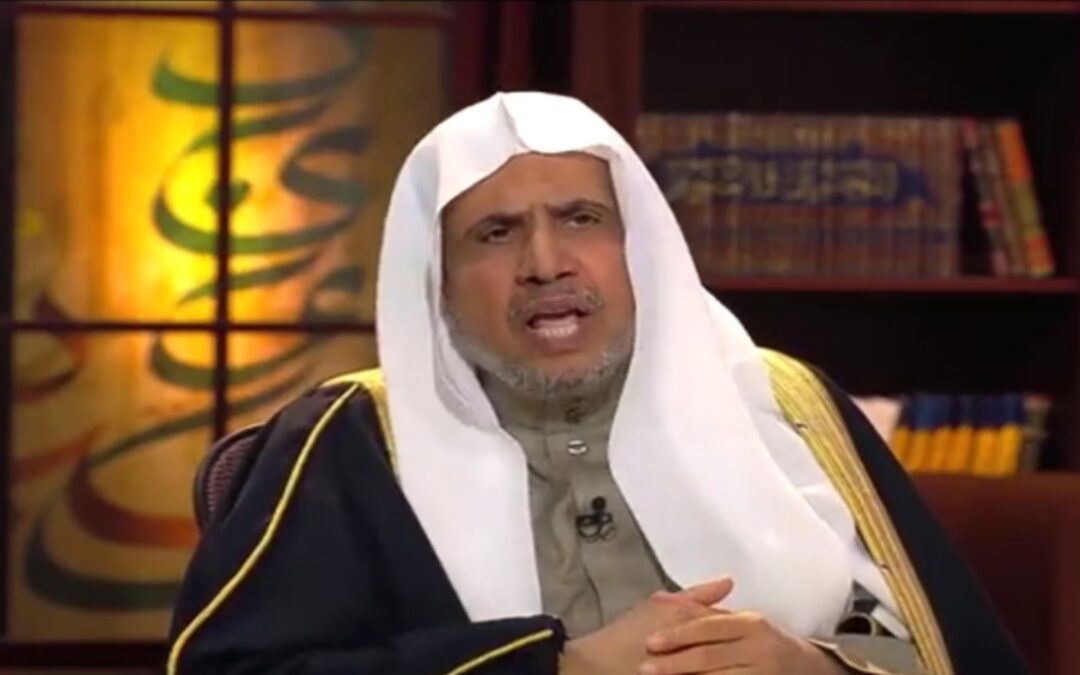 العيسى يعلق على واقعة حرق بعض المتطرفين في السويد للمصحف الشريف