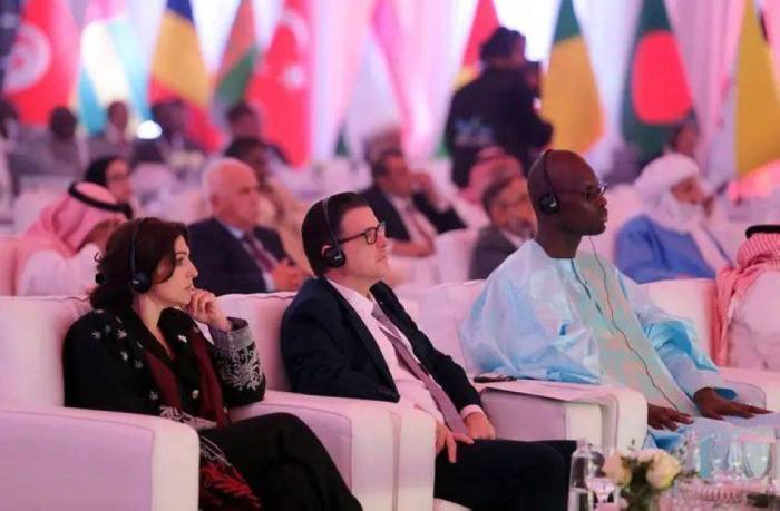 انطلاق الاجتماع التشاوري بين اللجان الإسلامية للهلال والصليب الأحمر في جدة