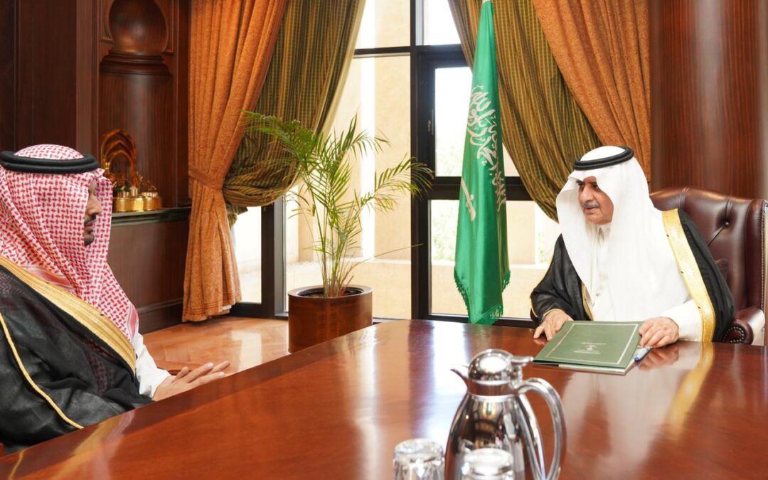 أمير تبوك يستقبل مدير فرع وزارة الرياضة بالمنطقة