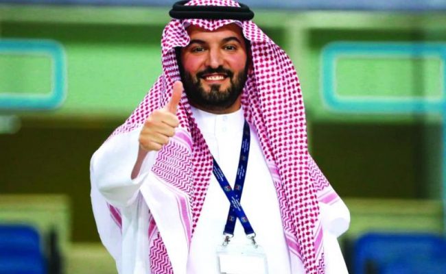 رئيس الهلال في لندن  لحسم ملف المهاجم