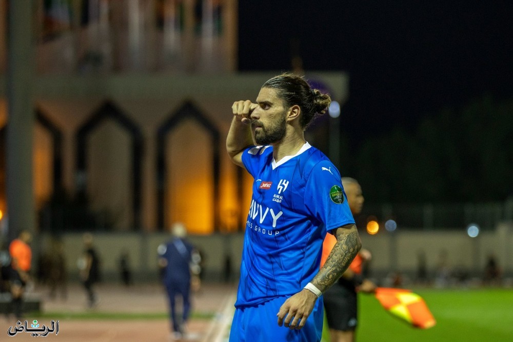 بقذيفة مدوية .. نيفيز يقود الهلال إلى الدور الـ 16 في كأس الملك