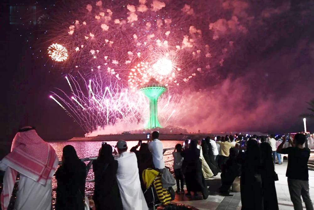 الألعاب النارية تزغرد في سماء المملكة ابتهاجا باليوم الوطني الـ 93