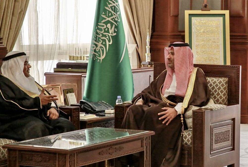 أمير المدينة يتابع أعمال “البرنامج الإقليمي لاستمطار السحب”