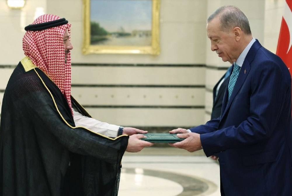 سفير المملكة لدى تركيا .. يقدم أوراق اعتماده إلى أردوغان