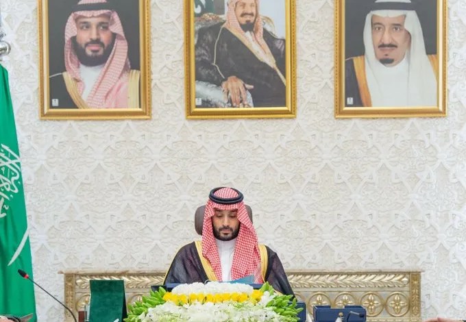 ولي العهد يعتلي جلسة مجلس الوزراء