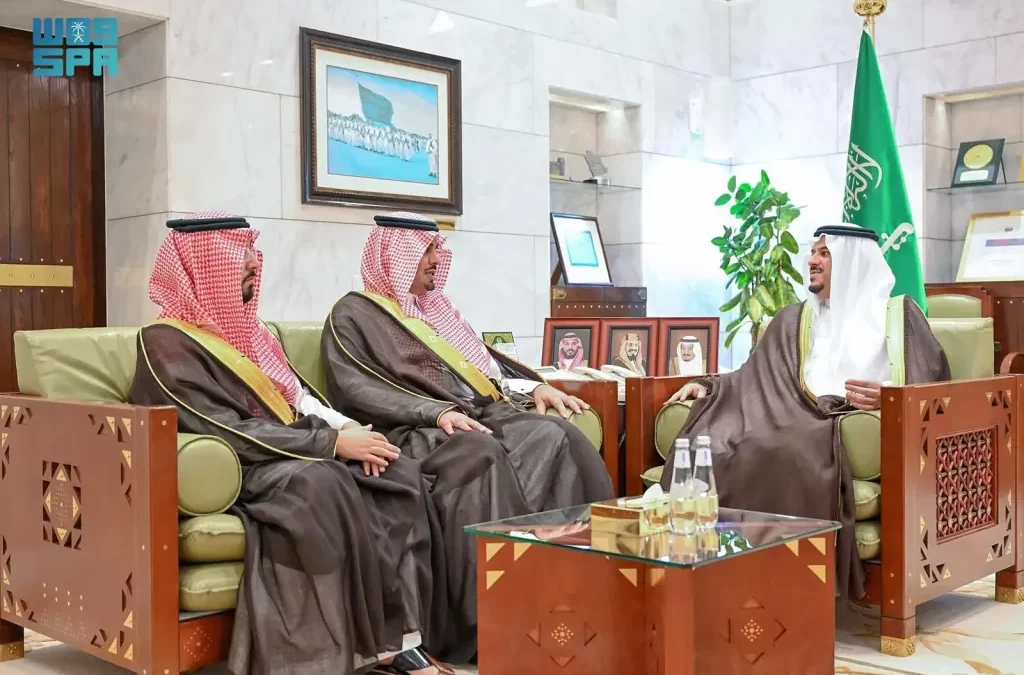 نائب أمير الرياض يجتمع بمحافظي الخرج والدرعية