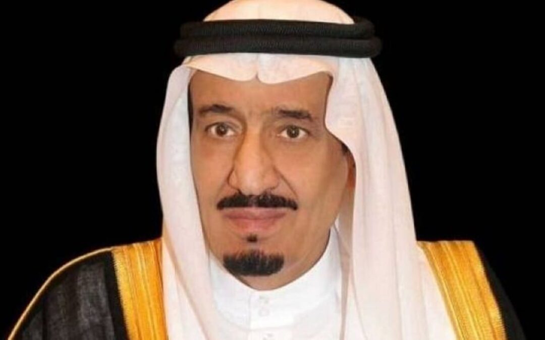 خادم الحرمين الشريفين يصل إلى نيوم قادماً من جدة