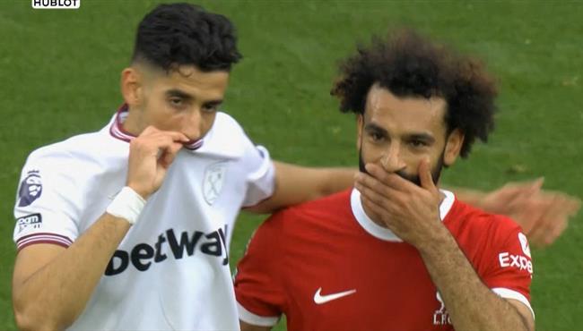 محمد صلاح يستغل خطأ نايف أكرد ليسجل الهدف الأول من علامة الجزاء