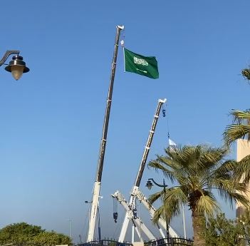 شواطئ الجبيل تتزين بالعلم السعودي احتفالاً باليوم الوطني
