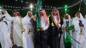 محافظ الأفلاج يُحيي مع الأهالي احتفالات اليوم الوطني 93