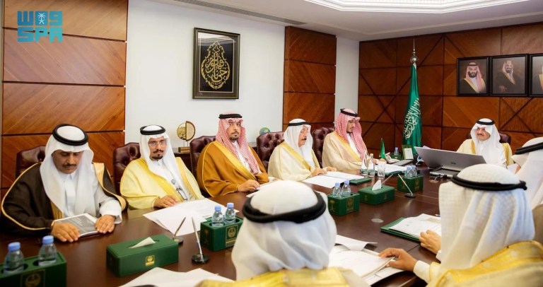 أمير المنطقة الشرقية يجتمع بمجلس إدارة مشروع قياس وتحقيق رضا المستفيدين
