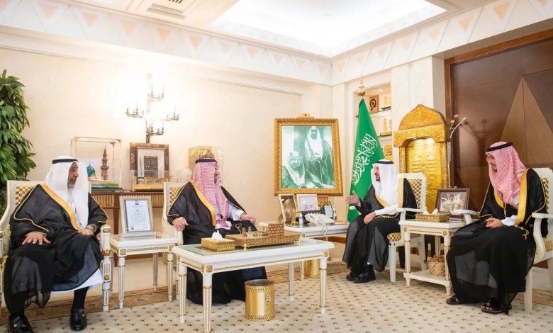 أمير منطقة القصيم يستضيف وكيل وزارة الداخلية لشؤون المناطق