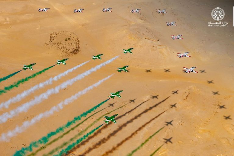 في عرضٍ مهيب .. تشارك الصقور السعودية النجوم الفضية حفل افتتاح العاصمة المصرية الجديدة