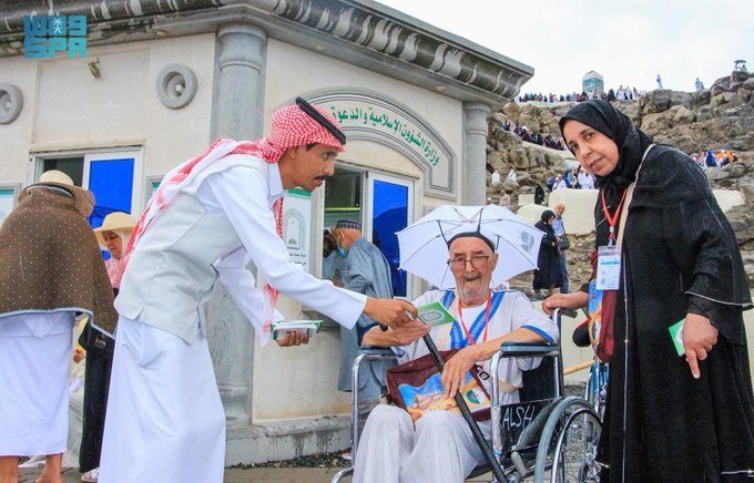 الشؤون الإسلامية تستهدف توعية زوار البيت بمجموعة من الخدمات الدعوية