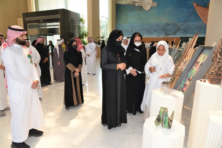 فعاليات ملتقى “البيئة والإنسان والفكر المستديم” تنطلق تحت رعاية رئيسة الجامعة المكلفة