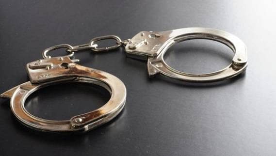 القبض على مواطنَين لاتخاذهما وكرًا لترويج مواد مخدرة