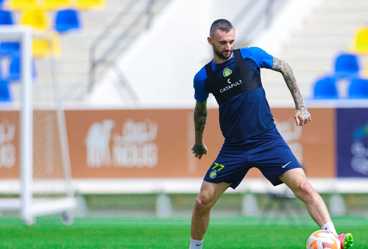 بروزوفيتش .. يعود مجددا إلى تدريبات النصر بعد تعافي مفصل قدمه تماما