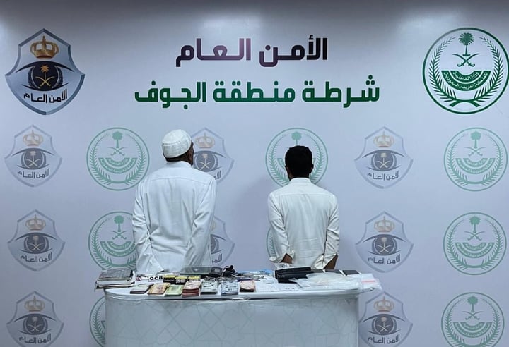 القبض على مواطنَين لترويجهما مادتي الحشيش والإمفيتامين المخدرتين بمحافظة دومة الجندل