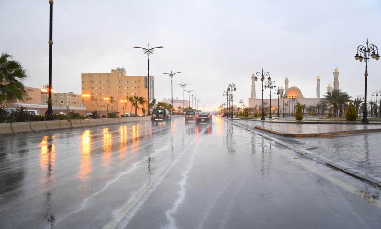 منطقة تبوك تتعرض لأمطار خفيفة ورياح نشطة