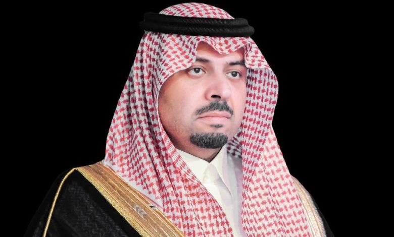 أمير المنطقة الشرقية يطلق اسم المعلمة المتوفاة على قاعة التدريب في الإدارة النسائية