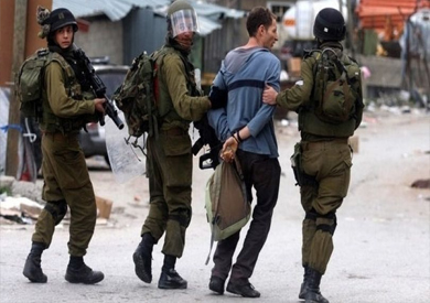 حصار مستمر منذ 15 يومًا في قصرة.. والاحتلال يعتقل 14 فلسطينيًا بالضفة الغربية