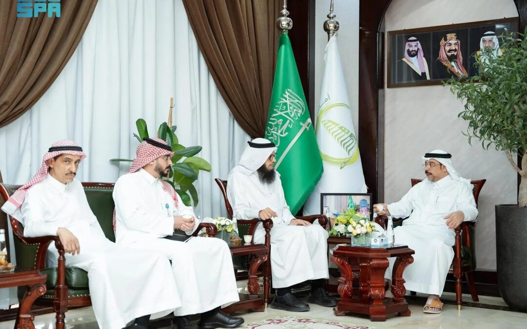 أمانة الجوف تبحث سبل تطوير الخدمات البلدية بالمنطقة