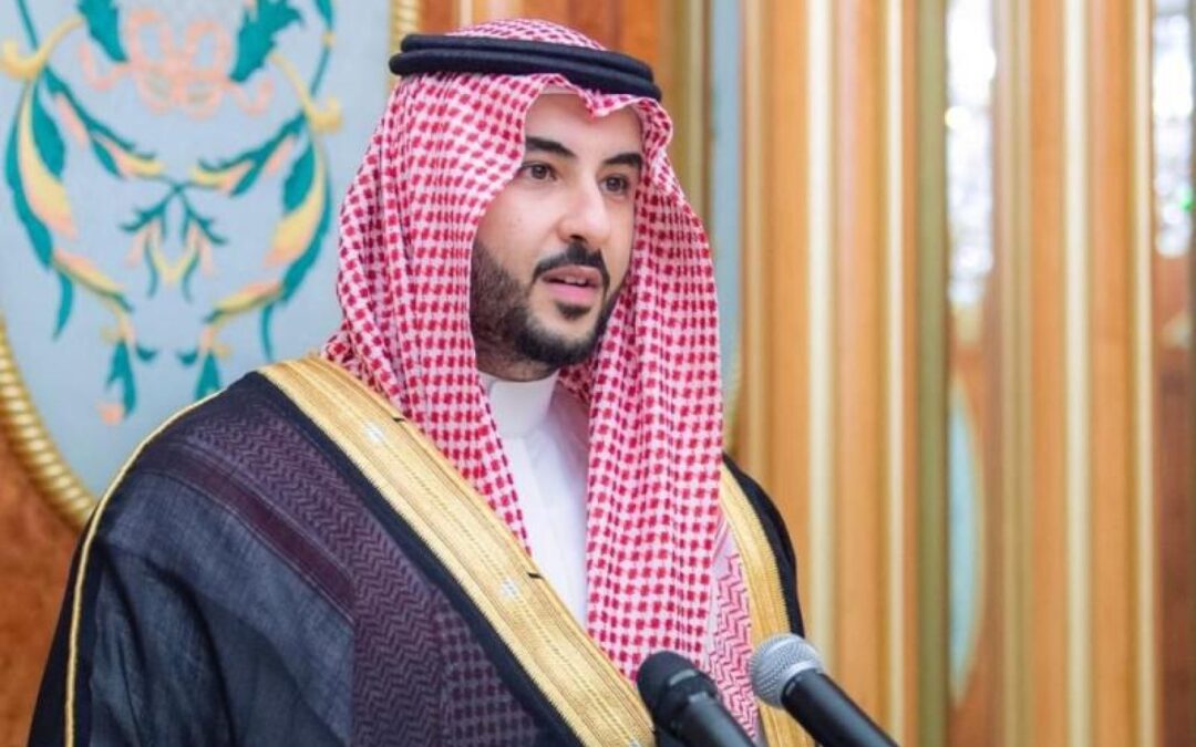 وزير الدفاع يبحث مع نظيره البريطاني تطورات الأوضاع بغزة