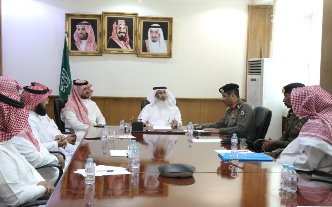 وكيل محافظ بيشة يرأس اجتماعَ مزاد الإبل بحضور الجهات المختصة