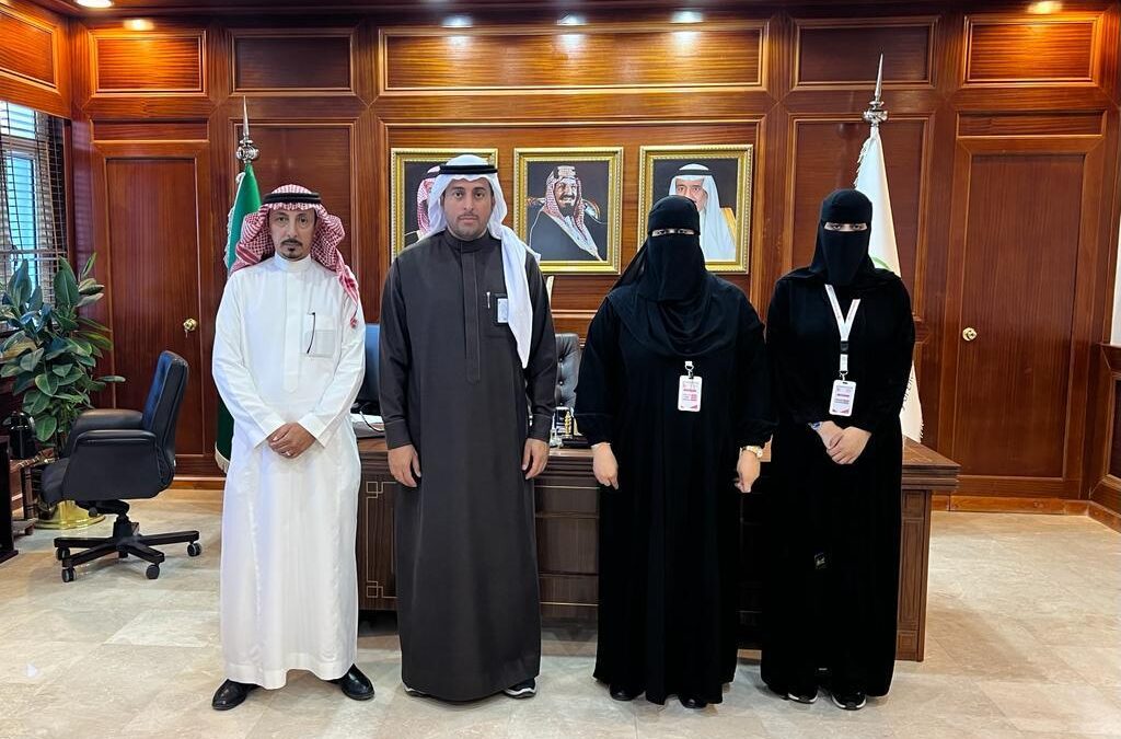 مدير عام بيئة الشمال يستقبل أعضاء جمعية حياة لسرطان الثدي بالمنطقة