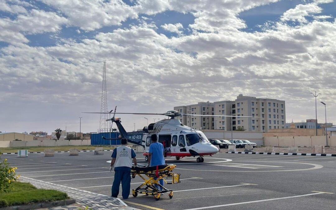 الإسعاف الجوي بالجوف ينفذ تجربة فرضية لنقل مصاب إثر حادث مروري