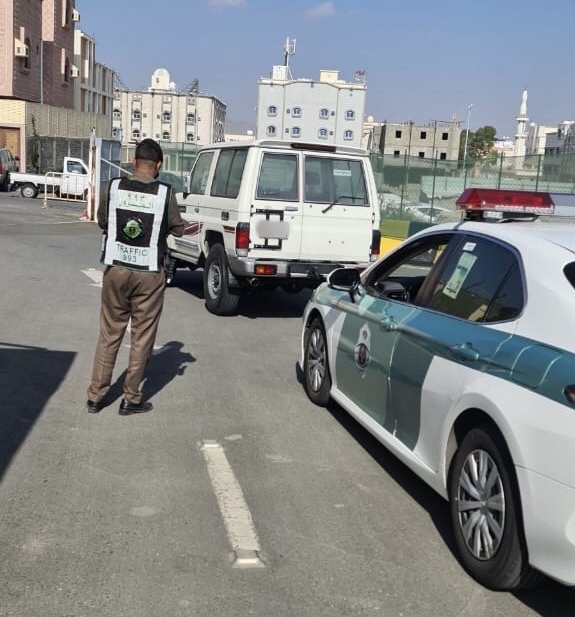 مرور بريدة يضبط مواطنا راوغ بين المركبات ومخالفات عدة