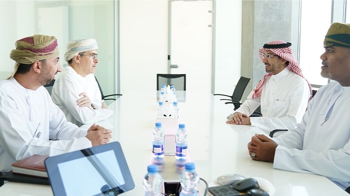 رئيس شركة المراعي يبحث مع المسؤولين سبل تطوير الشركة
