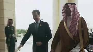 بشار الأسد يصل مقر القمة العربية الإسلامية