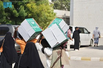 إغاثيو الملك سلمان: 2160 مستفيدًا سوريًا وفلسطينيًا بالأردن يستفيدون من كسوة الشتاء
