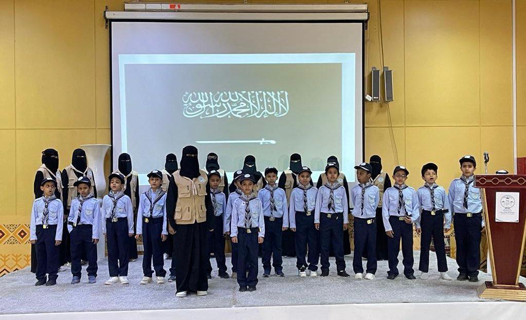 لتأهيل القيادات الكشفية .. مدير تعليم بيشة يُدشن الدراسة الأولية للشارة الخشبية