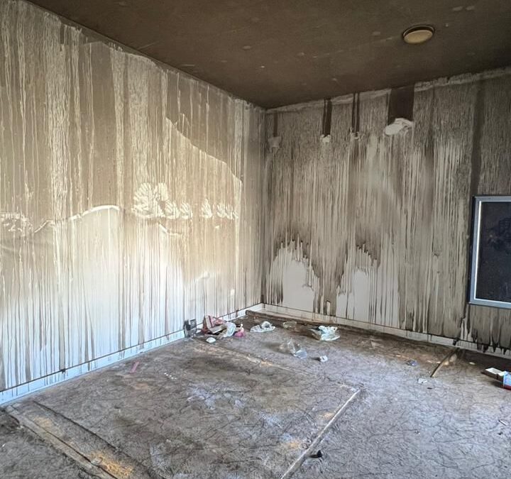 جمعية «إيتاء» تساعد أسرة احترق منزلها في بيشة