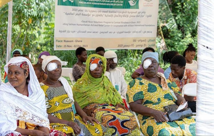 3212 كشفًا طبيًا .. إغاثيو الملك يختتم برنامجه لمكافحة العمى بدولة غانا