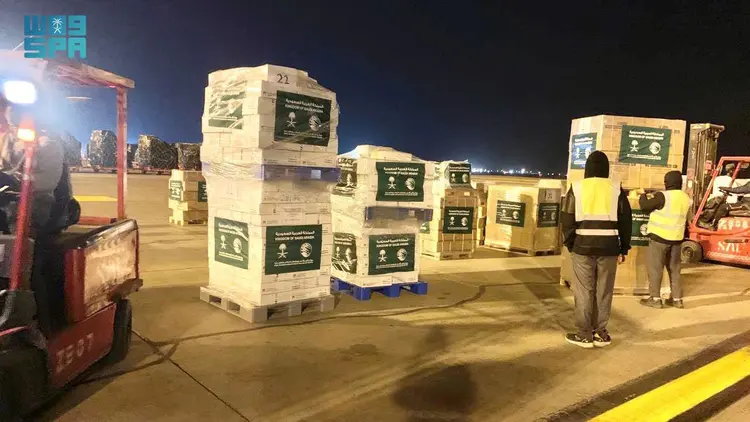 مغادرة الطائرة السعودية الـ 26 لإغاثة أهالي غزة متجهة إلى مطار العريش