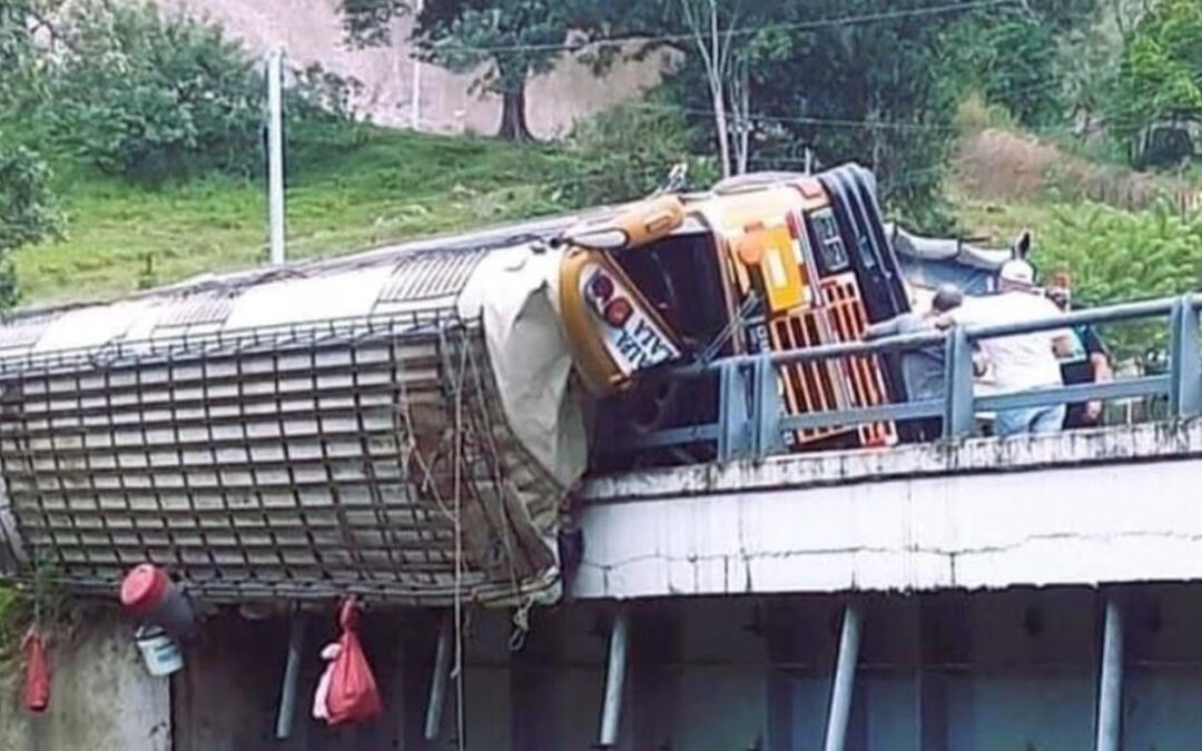 19 صريعًا .. بينهم 10 أطفال في انقلاب حافلة بنيكاراغو