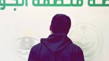 ضبط قائد مركبة تعمد صدمَ مَركبَتَيْن وهرب من الموقع