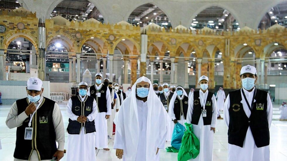 الأمن العام: لبس الكمامة بالحرمين حماية لك وللآخرين