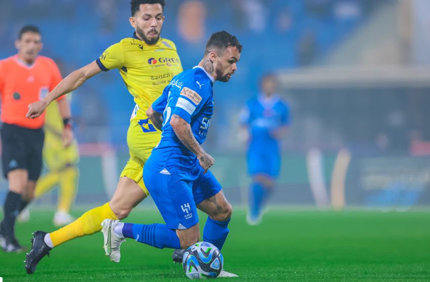 الهلال تجاوز التعاون إلى نصف نهائي كأس الملك بثلاثية نئيفة