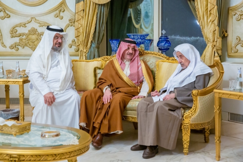 أمير الشرقية يُقدِّم التعازي لأسرة الجبر