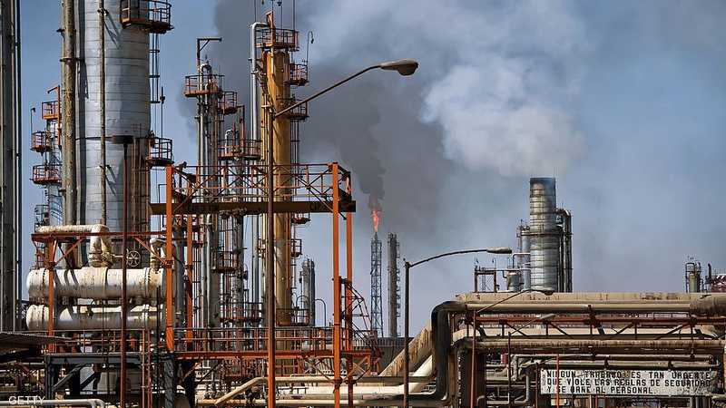 النفط يتراجع إثر مخاوف ضعف الطلب