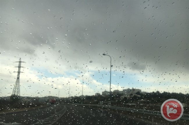 عسير .. تحت وطأة الأمطار والرياح النشطة إلى 7 مساءً