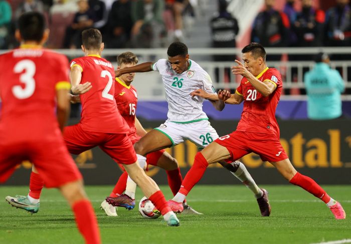 كأس آسيا .. عُمان تودع البطولة بعد التعادل أمام قيرغيزستان