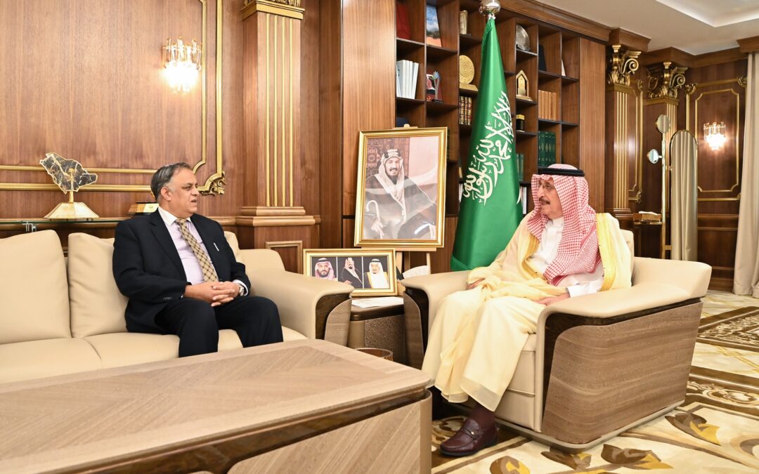 أمير جازان يبحث مع السفير الهندي الموضوعات المشتركة بين البلدين